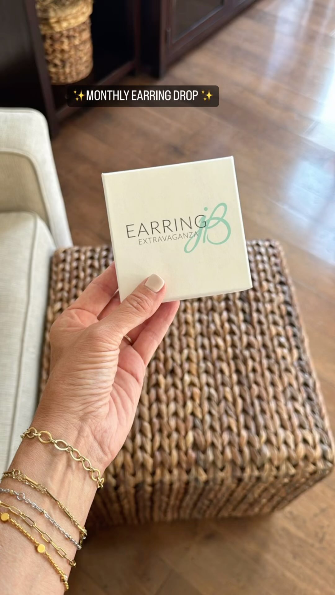 MONTHLY EARRING DROP ✨ Take your fall fashion to the next level with these chic earrings! A perfect alternative to spooky season accessories! ✨$20. #surpriseearrings #subscriptionbox #subscriptionboxes #mytwocentsofstyle