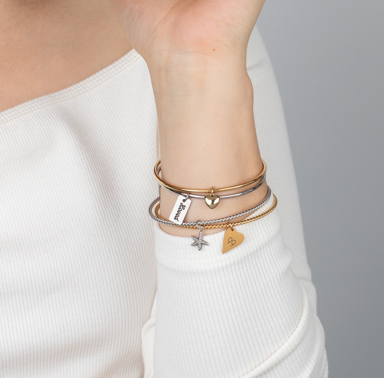 OUR ✨P E R M A N E N T✨ BANGLES
Cartier-level luxury without the Cartier-level price.  Our permanent bangles are designed to give you that timeless, iconic feel—elevated, chic, and made to last—at a price that feels a whole lot friendlier.

Why choose between luxury and accessibility when you can have both? 💫

#PermanentBangles #AffordableLuxury #TimelessStyle