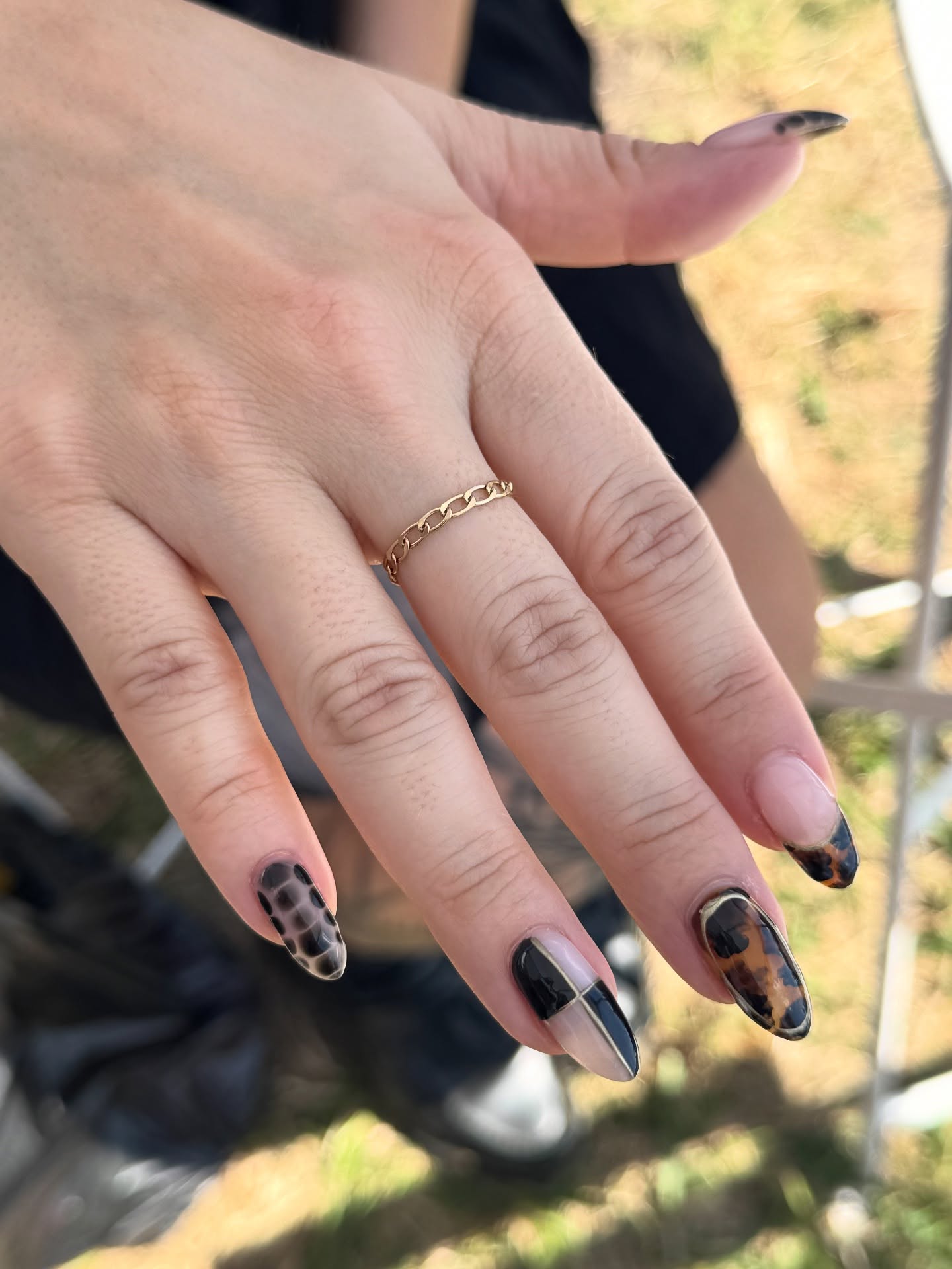 So I may or may not be a sucker for gorgeous nails, and matching rings… MAKE THEM PERMANENT = next level!! 💅🏻💍🙌🏻🖤🤎#permanentrings #permanentjewelry #mytwocentsofstyle