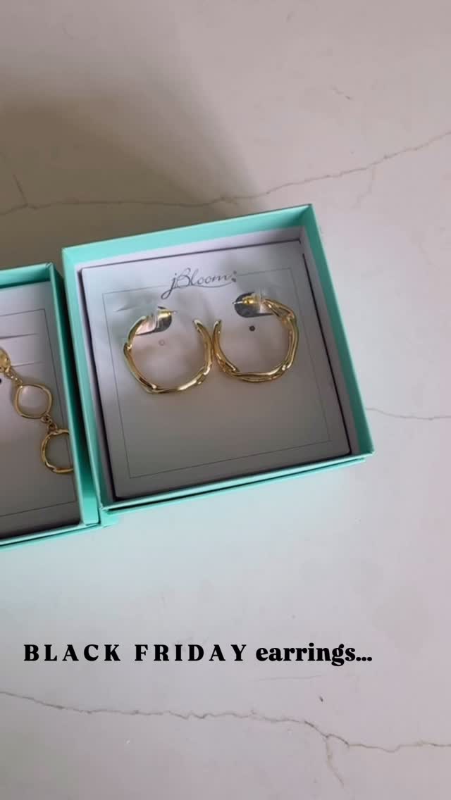 BLACK FRIDAY earrings… $14 each! ✨ #mytwocentsofstyle #blackfridaysales #blackfridaypresale #blackfridaydeal